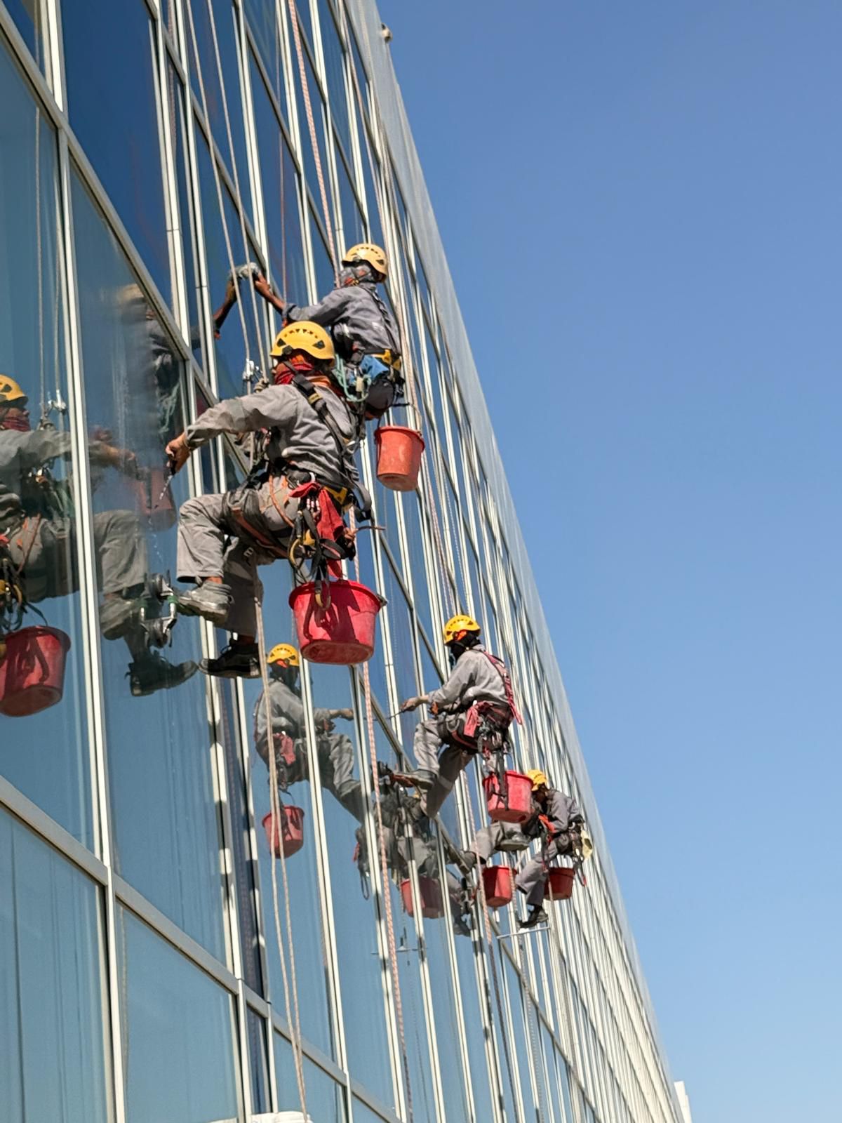 Facade & Glass Cleaning in Qatar